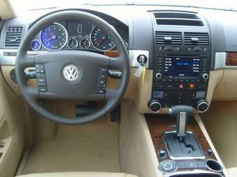 2008 Volkswagen Touareg Pics