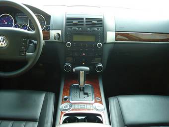2009 Volkswagen Touareg Images