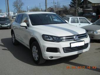 2010 Volkswagen Touareg Photos