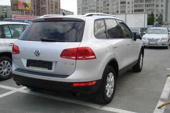 2010 Volkswagen Touareg Photos