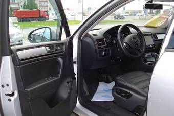 2010 Volkswagen Touareg Wallpapers