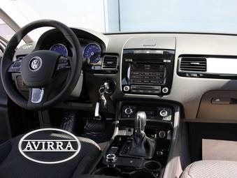 2011 Volkswagen Touareg Images