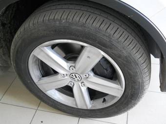 2011 Volkswagen Touareg Photos