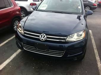 2011 Volkswagen Touareg Pictures