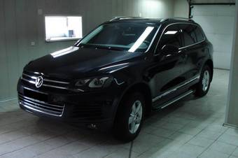 2011 Volkswagen Touareg Photos