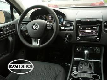 2012 Volkswagen Touareg Pictures