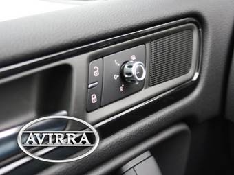 2012 Volkswagen Touareg Photos