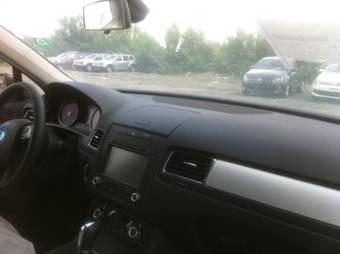 2012 Volkswagen Touareg Photos