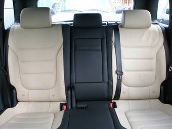 2012 Volkswagen Touareg Pics