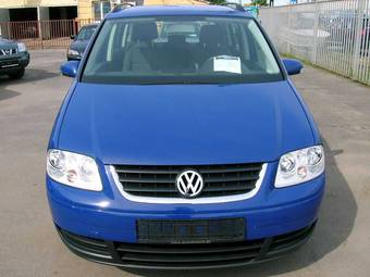 2004 Volkswagen Touran Photos