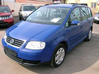 2004 Volkswagen Touran Photos