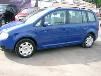 2004 Volkswagen Touran Photos