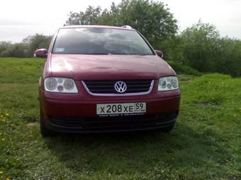 2004 Volkswagen Touran Photos