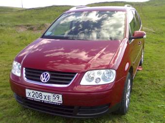 2004 Volkswagen Touran Photos