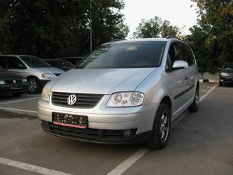 2004 Volkswagen Touran Photos