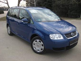 2005 Volkswagen Touran Photos