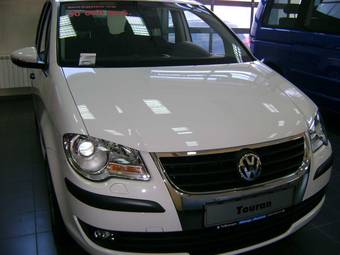 2009 Volkswagen Touran Photos