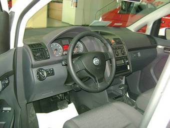2009 Volkswagen Touran Photos