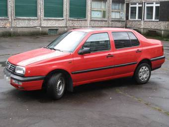 1992 Volkswagen Vento Photos