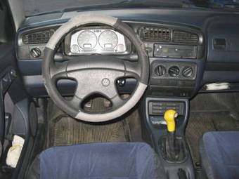 1992 Volkswagen Vento Photos