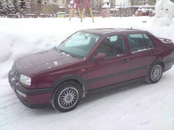 1993 Volkswagen Vento Photos