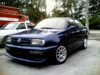 1994 Volkswagen Vento Pictures