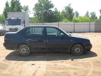 1995 Volkswagen Vento Photos