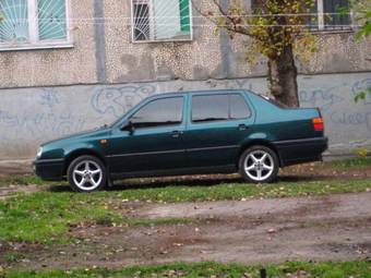 1995 Volkswagen Vento Photos