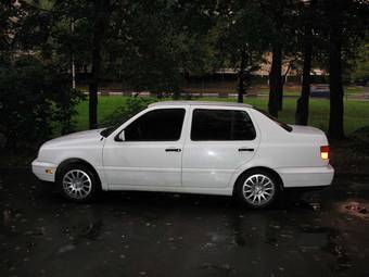 1997 Volkswagen Vento Photos