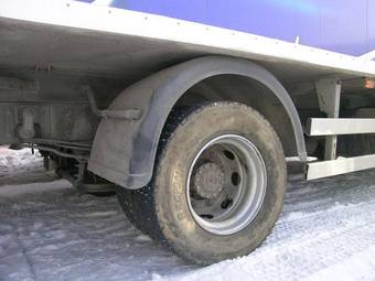 2004 Volvo 240 Pictures