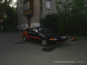 1990 Volvo 460 Photos