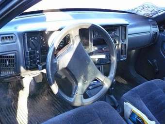 1993 Volvo 460 Images