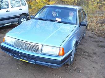 1993 Volvo 460 Images