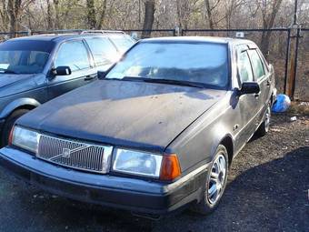 1993 Volvo 460 Photos