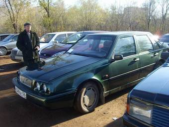 1993 Volvo 460 Photos