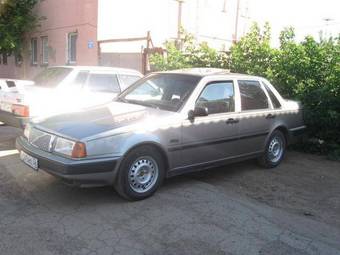 1993 Volvo 460 Pictures