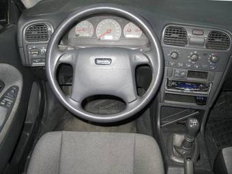 2001 Volvo S40 Pictures