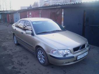 2001 Volvo S40 Photos