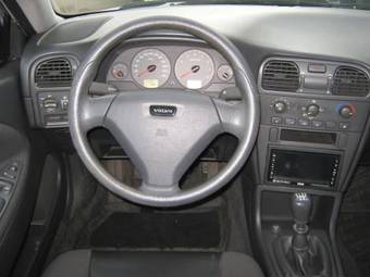 2002 Volvo S40 Pictures