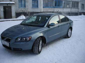 2004 Volvo S40 Photos