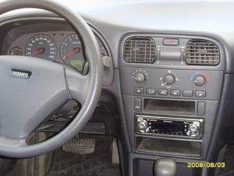 2004 Volvo S40 Pictures
