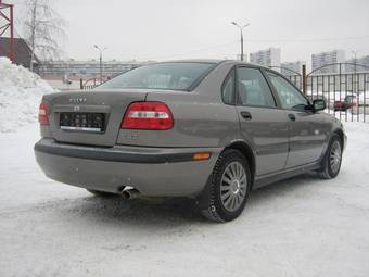 2004 Volvo S40 Photos