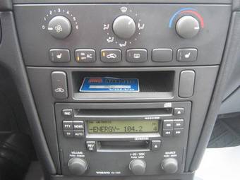 2004 Volvo S40 Pics