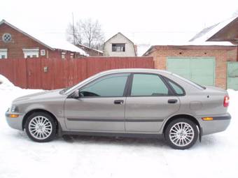 2004 Volvo S40 Pictures