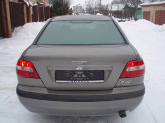 2004 Volvo S40 Photos