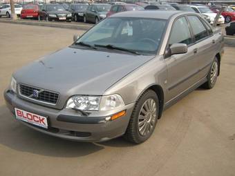 2004 Volvo S40 Photos