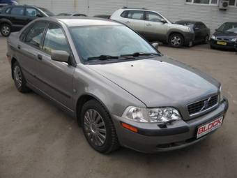 2004 Volvo S40 Pictures