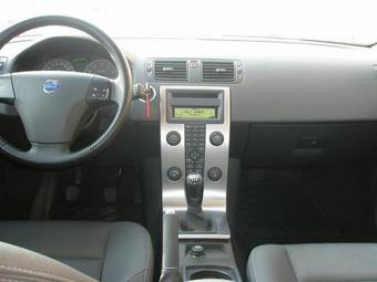 2005 Volvo S40 Photos