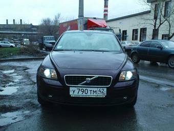 2005 Volvo S40 Pictures