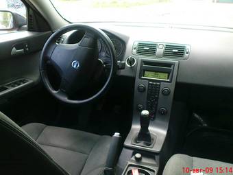 2005 Volvo S40 Pictures